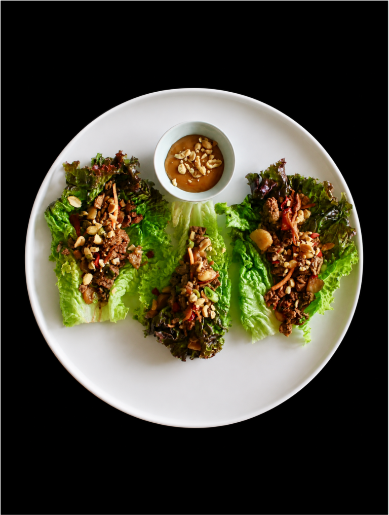 Wraps de Laitue au Poulet & Sauce aux Arachides